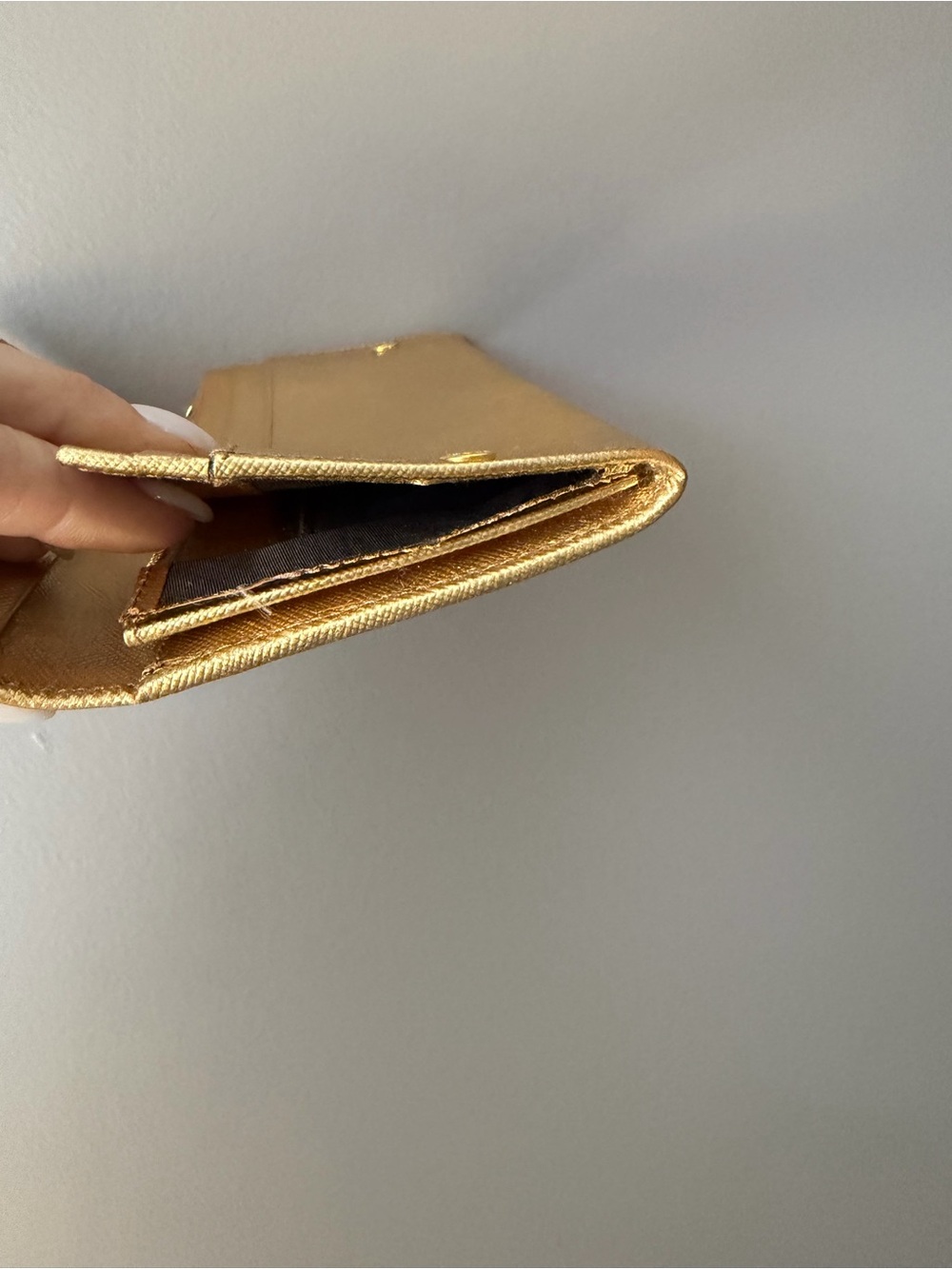 Authentic Vintage Prada Metallic Gold Saffiano Continental Clutch Wallet - Picture 15 of 16